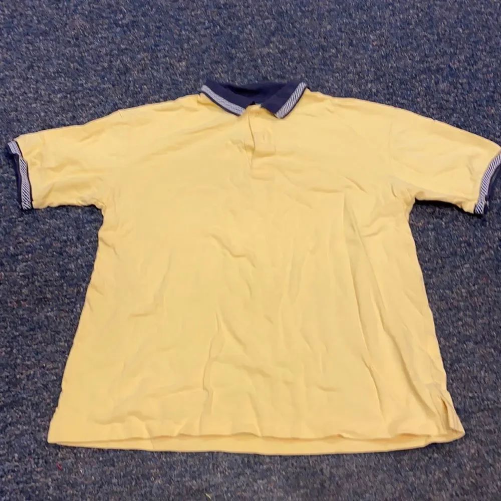 Outer banks Yellow Polo Shirt sz. L